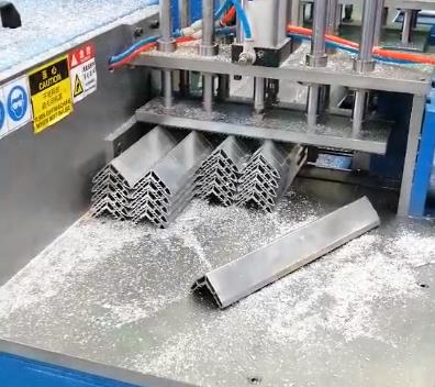 切鋁機產生鋁屑如何搜集?我司從2方面解決-雙德譽機械設備