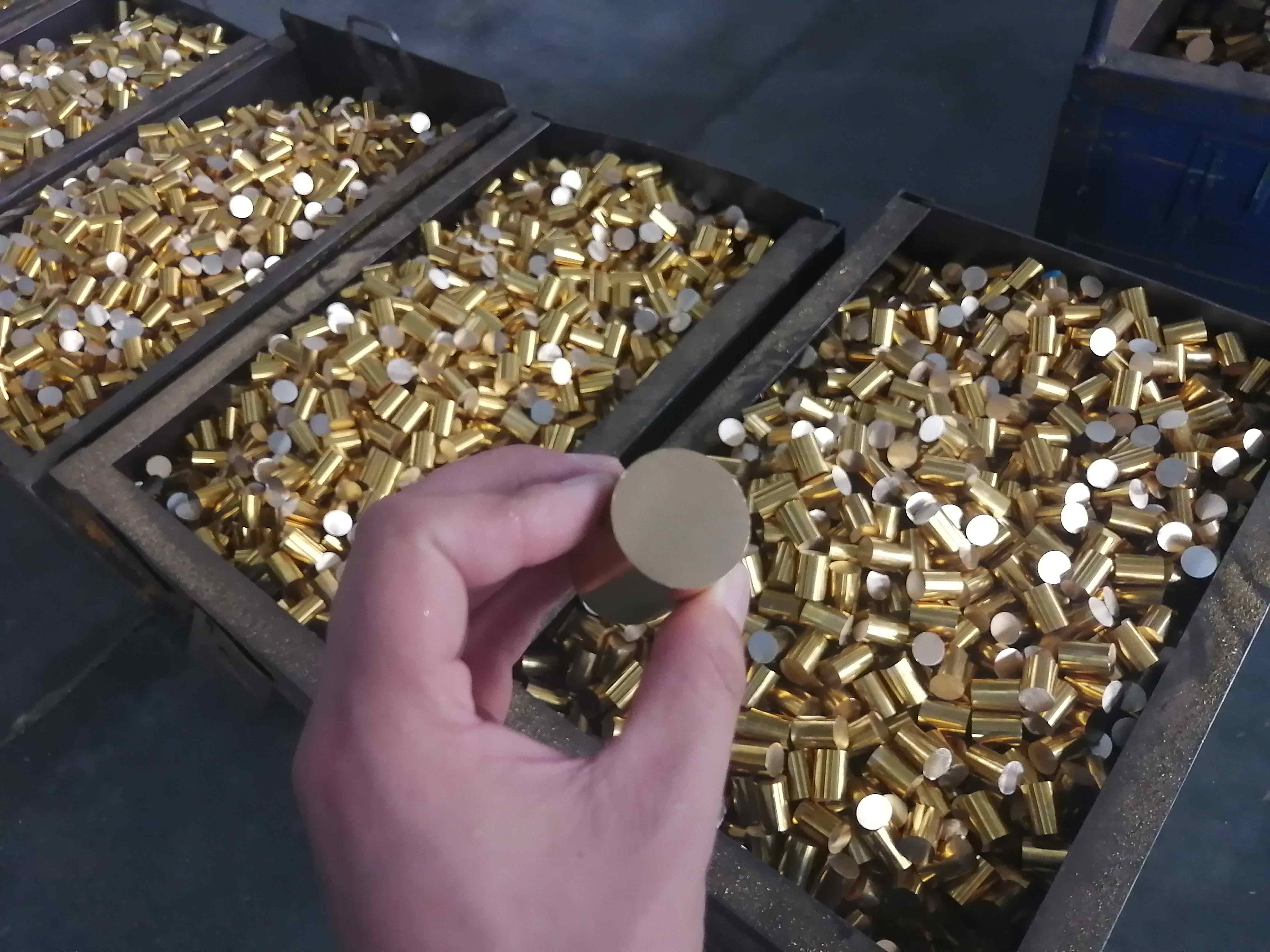 【南京】全自動銅材切割機SDY-Q300鋸切30mm小銅棒，客戶半年后下單了