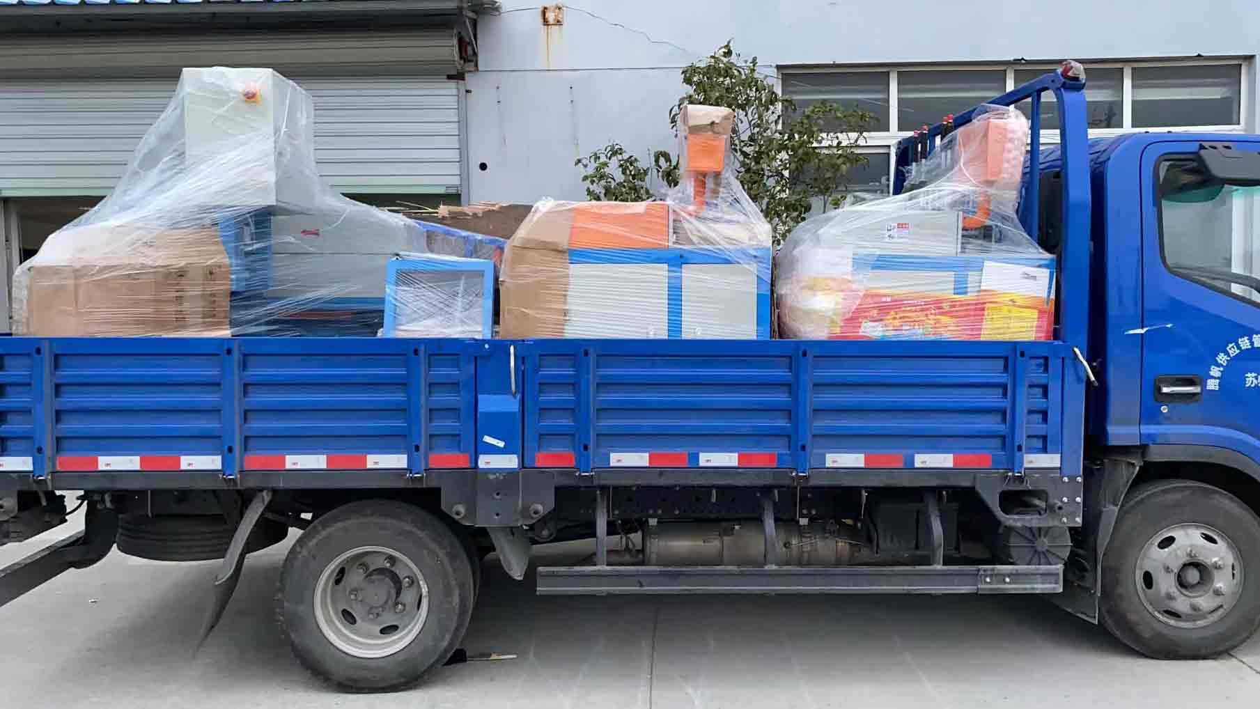 【浙江】3月1日--4臺(tái)全自動(dòng)鋁材切割機(jī)一并發(fā)往客戶車(chē)間