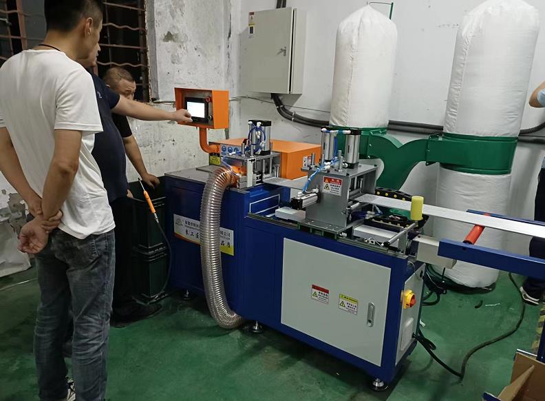 【蘇州】全自動切鋁機SDY-Q350上午咨詢，晚上抵達(dá)客戶車間投入工作